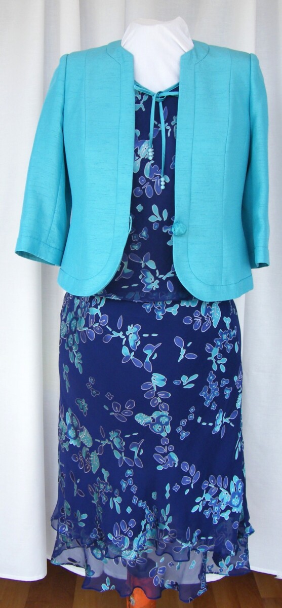 ANTIGUA RANGE ANTIGUA BLUE CHIFFON 54% SILK DEVORE SKIRT & TOP ABSTRACT PRINT & ANTIGUA  SHANTUNG  JACKET IN SPA BLUE