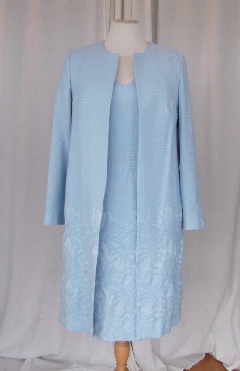 JACQUES VERT COLLECTION POWDER BLUE JACQUARD FABRIC SHIFT DRESS MATCHING COAT FIGURED FROM HIPS TO HEMLINE