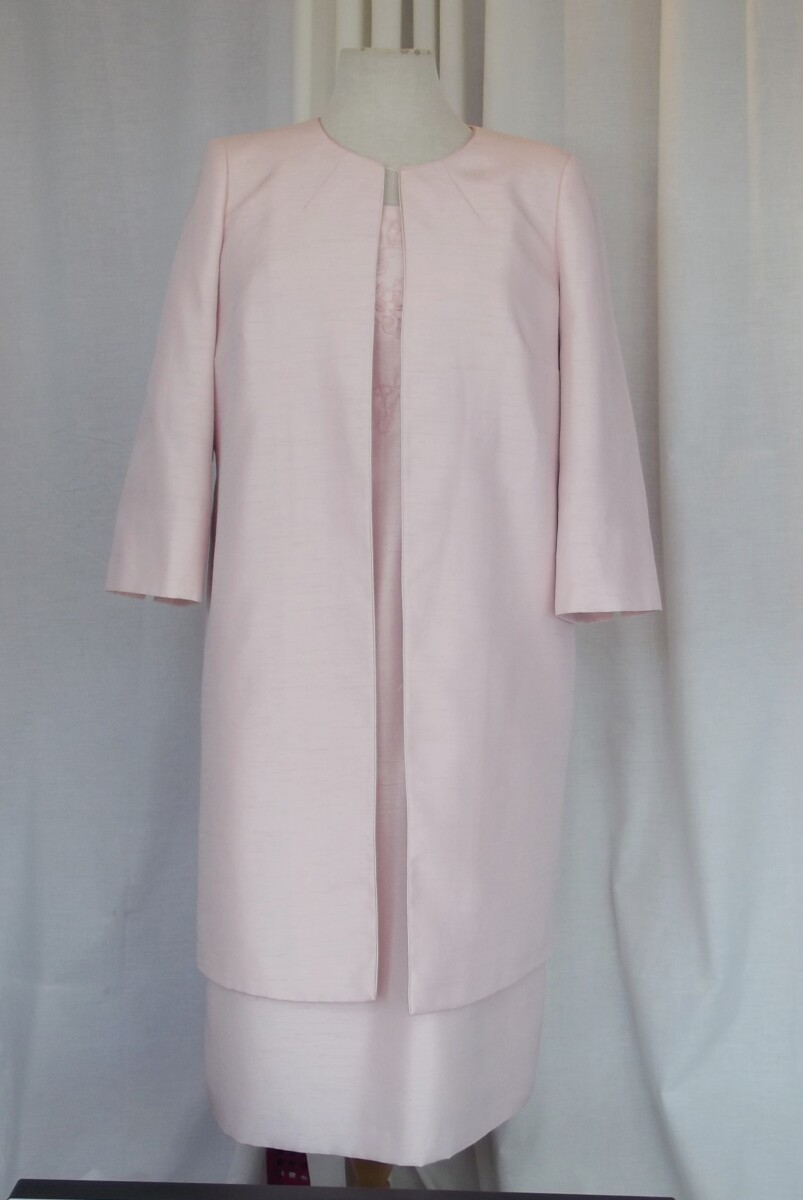 BLUSH PINK SHANTUNG SHIFT DRESS EMBROIDERED BODICE SCATTERED WITH BEADS BLUSH PINK SHANTUNG 3/4 LENGTH COAT