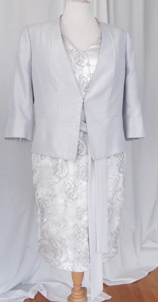 JACQUES VERT COLLECTION SUBTLE  SILVER JACQUARD SHANTUNG FLORAL SHIFT DRESS & SILVER SHANTUNG ANGLE EDGE JACKET