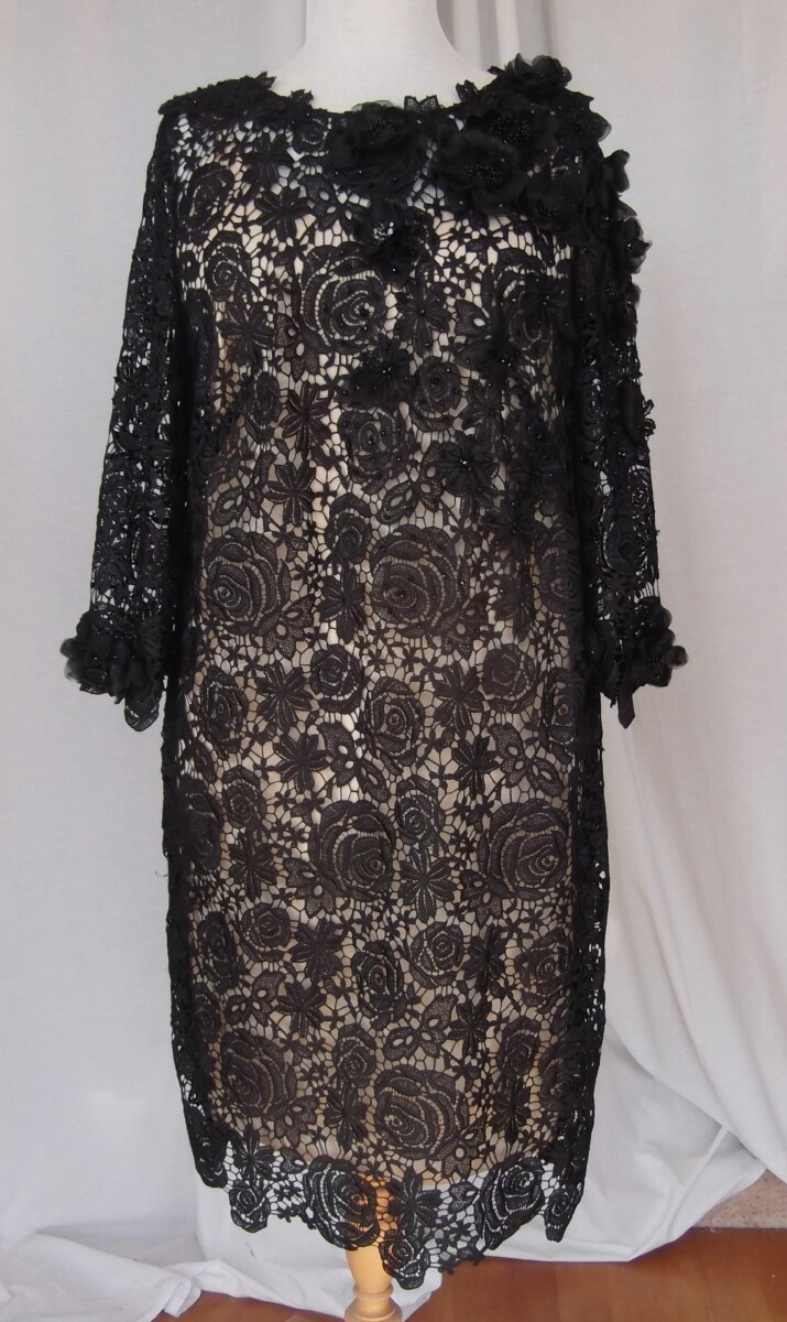 LORCAN MULLANY  BLACK  FLOWER LACE COCKTAIL DRESS EMBELLISHED WITH BEADED FLOWER HEADS & NUDE MODESTY SLIP