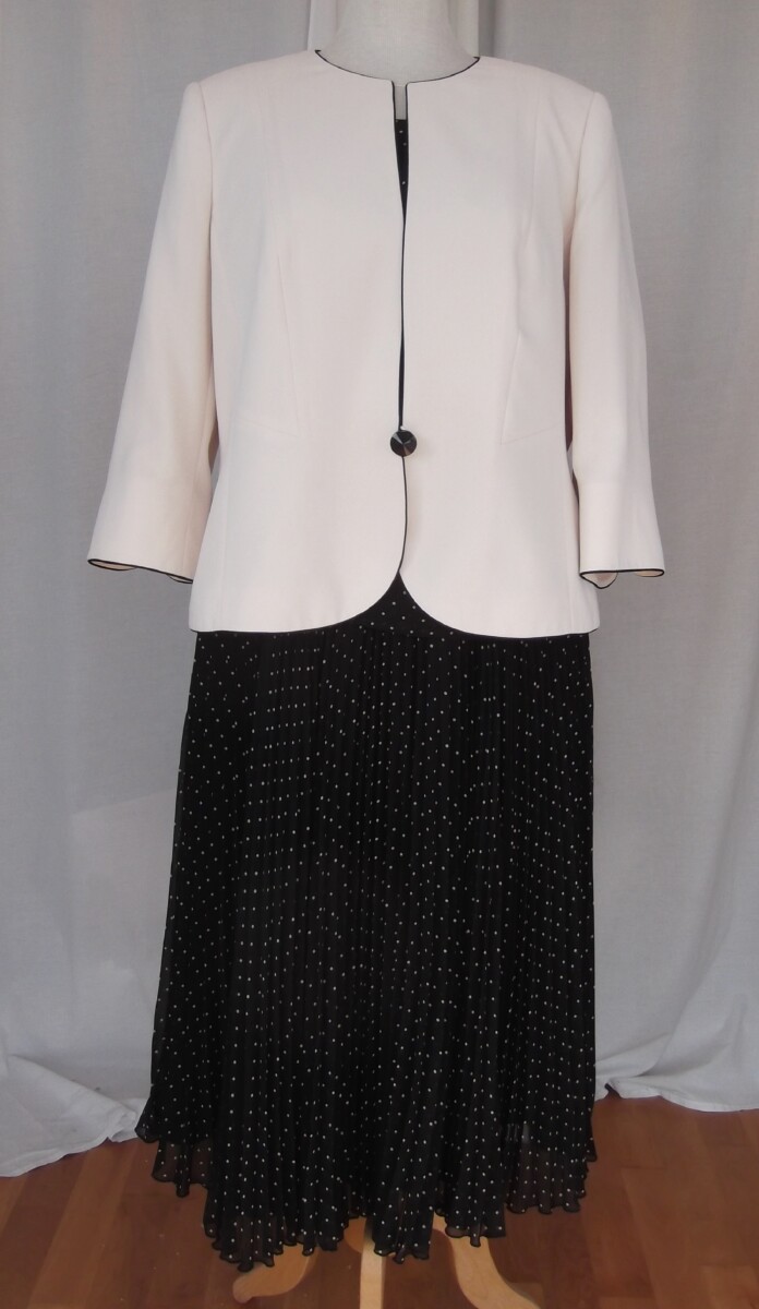MONOCHROME RANGE SUNRAY PLEATED BLACK CREPE CHIFFON SKIRT & IVORY SPOT PRINTBLACK CREPE CHIFFON TOP IVORY SPOT PRINT IVORY CREPE JACKET EDGED IN BLACK