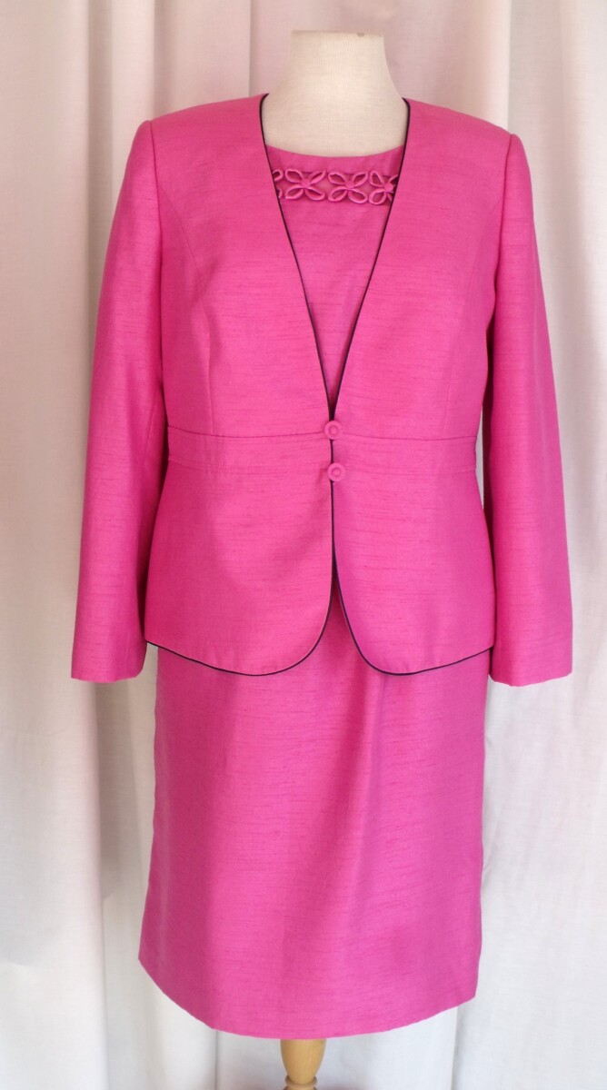 FUCHSIA & NAVY RANGE FUCHSIA SHANTUNG SHIFT DRESS & FUCHSIA SHANTUNG JACKET EDGED IN NAVY.