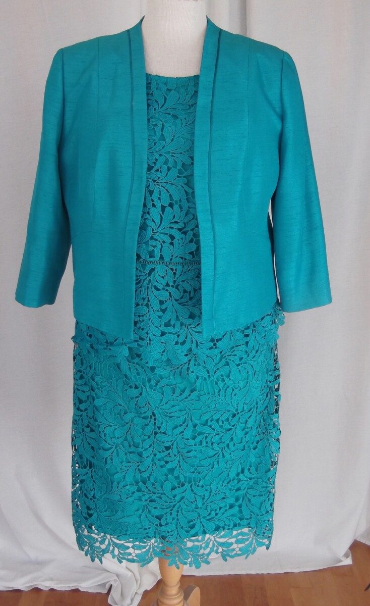JACQUES VERT COLLECTION PETITE RANGE EMERALD GREEN LEAF LACE SKIRT & TOP PETITE ELLIE PEACOCK SHANTUNG JACKET