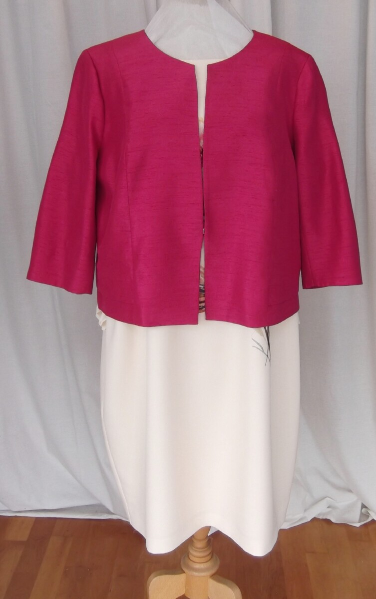BRAND NEW WITH TAGS JACQUES VERT COLLECTION CREAM CREPE DRESS PLISSE SLEEVES PLACEMENT PRINT IN PINKS & PURPLES PRELOVED BERRY POCKET DETAIL SHANTUNG JACKET