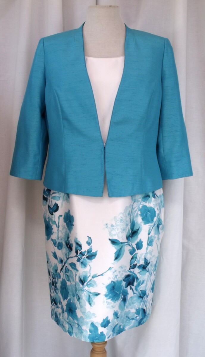 JACQUES VERT PETITE RANGE IVORY SHANTUNG SHIFT DRESS MID BLUE FLORAL PLACEMENT PRINT  & PRELOVED PETITE MID BLUE SHANTUNG JACKET