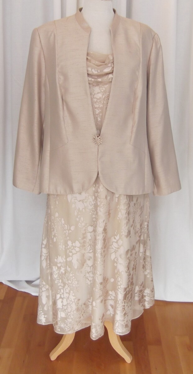 SANDSTONE RANGE GOLD 22% SILK DEVORE FLORAL PATTERN DRESS  MATCHING SANDSTONE JACKET