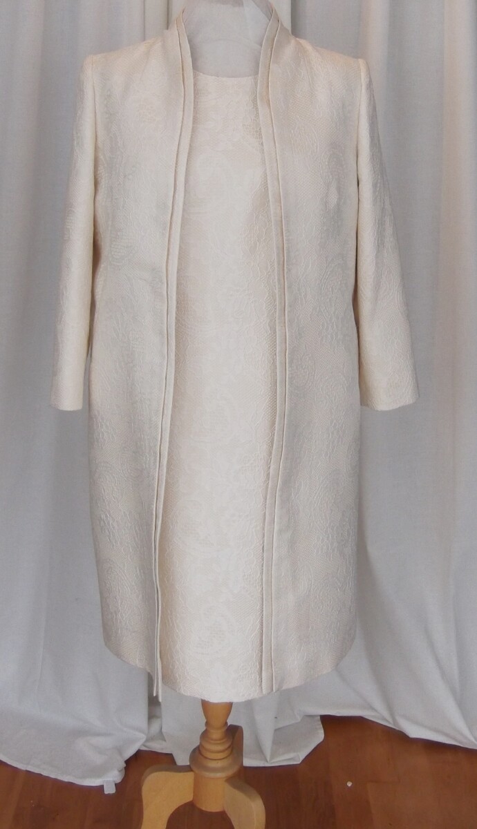 JACQUES VERT COLLECTION SIZE 16 IVORY JACQUARD SHIFT DRESS & SIZE 14 COAT EMBOSSED PATTERN
