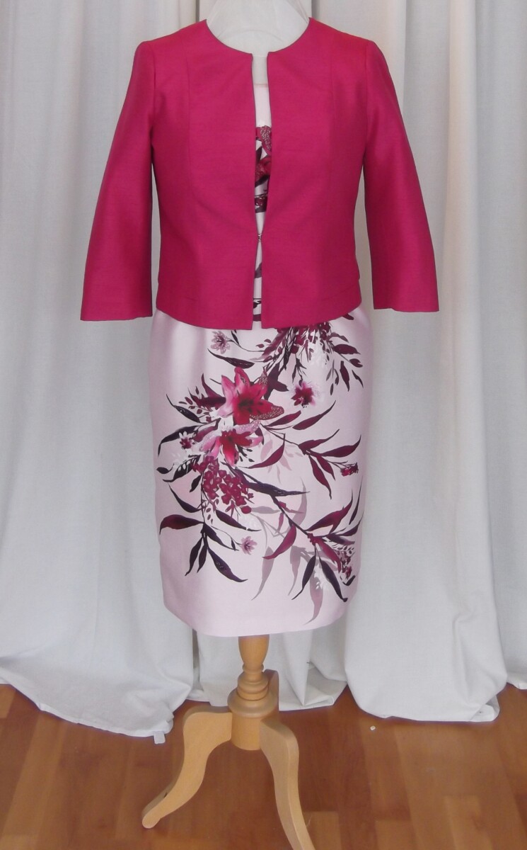 JACQUES VERT COLLECTION ; IVORY SHANTUNG SHIFT DRESS TROPICAL PLACEMENT PRINT BERRY POCKET DETAIL SHANTUNG JACKET