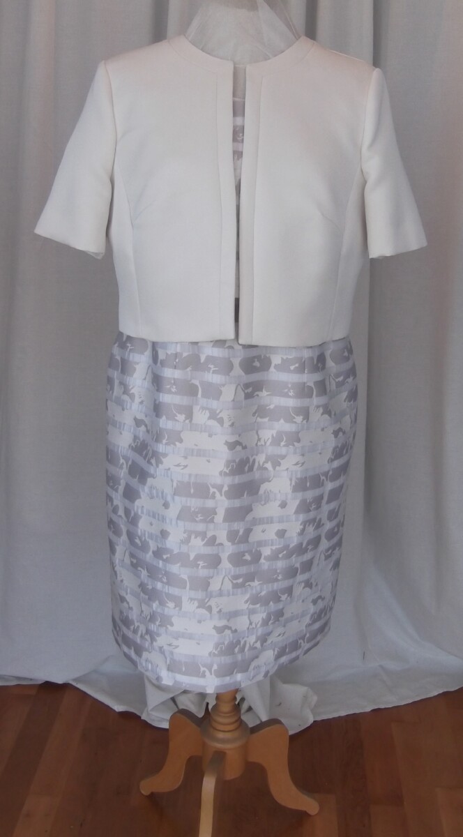 BRAND NEW WITH TAGS JACQUES VERT COLLECTION WHITE BANDED SHIFT DRESS & PRELOVED WHITE SHORT SLEEVED JACKET